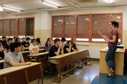 Estudiants a punt de començar la selectivitat, a la Facultat de Biologia de la Universitat de Barcelona.