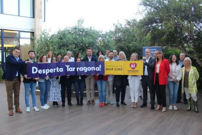 Acte de presentació de la llista de Pacte Local amb Mar Giné al capdavant.