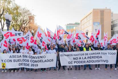 Un instante de la manifestación de los trabajadores de la química de Tarragona.