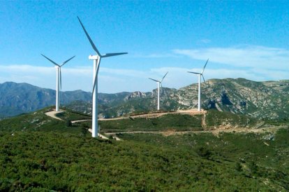 Recreació del futur parc eòlic de l'Ajuntament de Vandellòs i l'Hospitalet de l'Infant al Coll del Vent, prop de l'Ametlla de Mar.