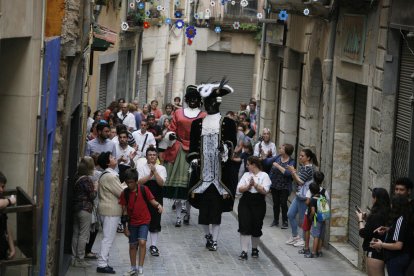 Presentación de los gegants negres en Valls.