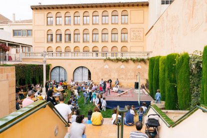 El museo ofrecerá Espectáculos y actividades familiares, visitas musicadas y dinamizadas en la nueva exposición temporal TROS DE MUJER o un concierto con el grupo local.