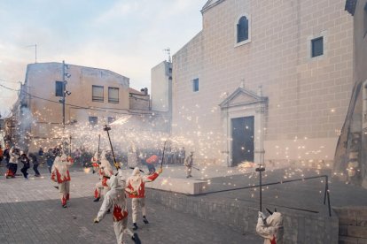 Imatge del correfoc infantil de la Festa Major de la Canonja.