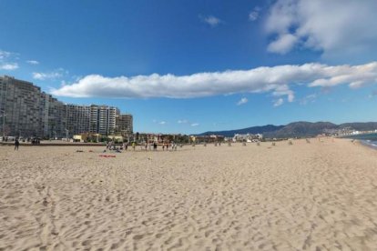 Imatge d'una platja de Castelló d'Empúries.