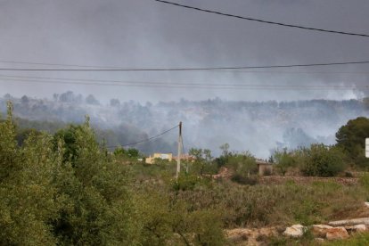 Concentració de fum a l'incendi de Bonastre.