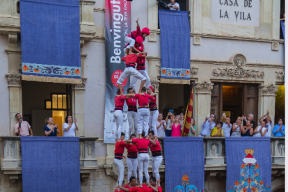 4 de 9 amb folre i pilar de la Vella