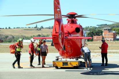 Equipo del GRAE al aeropuerto de Sabadell saliendo a hacer un rescate.