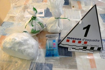 Bosses de la droga sostreta pels Mossos d'Esquadra.