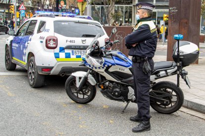 Imatge d'arxiu d'un agent de la Guàrdia Urbana de Tarragona.