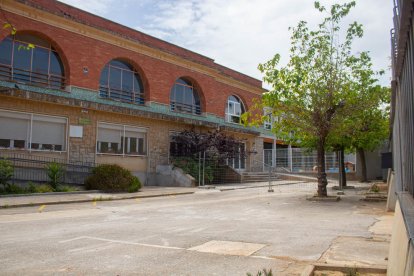 Aspecto actual del exterior de la antigua Escuela Ciudad de Reus.