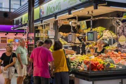 La parada de 'Fruites i Verdures Manoli' del Mercat Central.