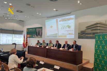 El Salón de Actos de la Comandancia de la Guardia Civil de Tarragona fue la sede de las 2ª Jornadas de Intervenciones y Actuaciones a seguir ante Delitos de Odio.