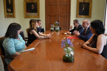 Visita institucional del delegat del govern de l'Estat a Catalunya, Carlos Prieto, a l'Ajuntament de Reus.