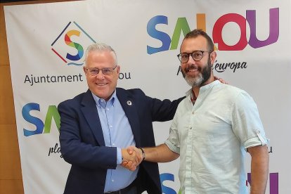 Pere Granados i Sebas Domínguez després de signar el pacte.