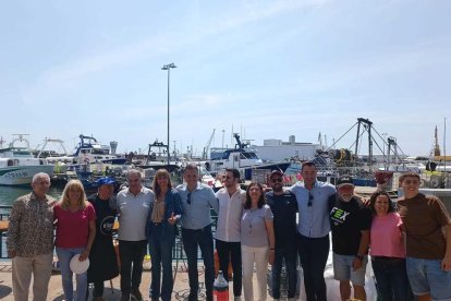 Fotografia conjunta a la pèrgola del Serrallo amb la presència de .