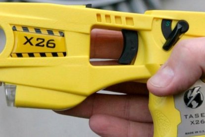 Una pistola taser