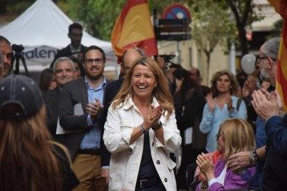 La candidata de Valents, Eva Parera, durant l'acte de final de campanya per les municipals.