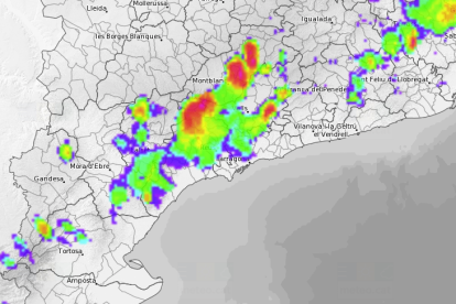 Radar meteorológico con previsión de chubascos en el Camp de Tarragona.