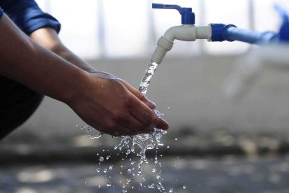 El depósito recibirá el agua proveniente de la red del Consorcio de Aguas de Tarragona, tendrá una capacidad total de 1.500m3 repartida en dos vasos.