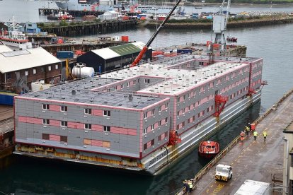 Antes de llegar a Portland, el «Bibby Stockholm» se sometió a una remodelación la semana pasada en el puerto de Falmouth.