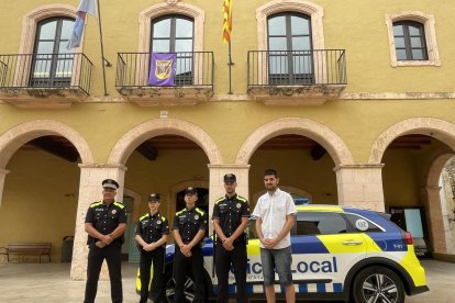 Imatge dels agents que s'incorporen a la Policia Local d'Altafulla.