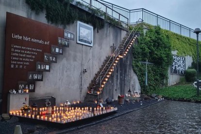 Memorial a Diusburg en record de les 21 víctimes mortals de la Love Parade.