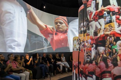 Tot el recorregut de l'exposició segueix un relat narratiu inspirat en els principis rectors dels castells: «força, equilibri, valor i seny».