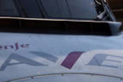 El logotipo de AVE de Renfe en un tren.