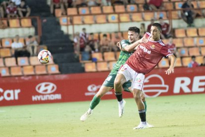 Pablo Fernández durant el partit contra l'Arenteiro.