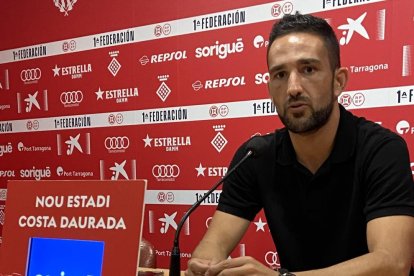 El técnico Dani Vidal durante la rueda de prensa.