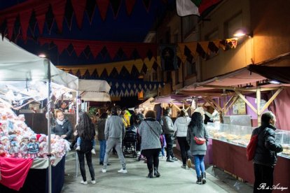 Imatge d'un mercat medieval a la Pobla de