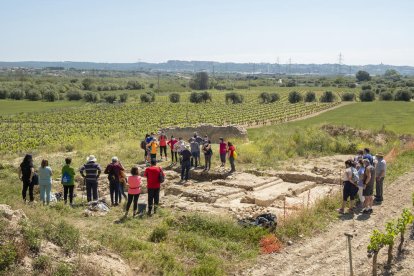 Imatge d'arxiu d'una visita guidada a Mas dels Frares.