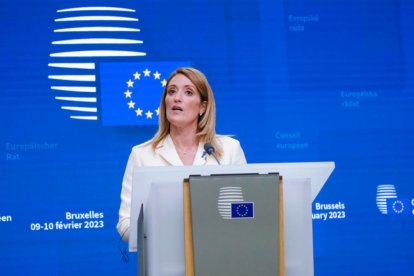 La presidenta del Parlamento Europeo, Roberta Metsola, durante la rueda de prensa posterior a su intervención en el Consejo Europeo extraordinario que se celebró en Bruselas.