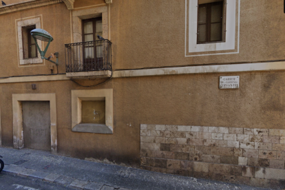 Imagen del inmueble abandonado en la calle Cardenal Cervantes.