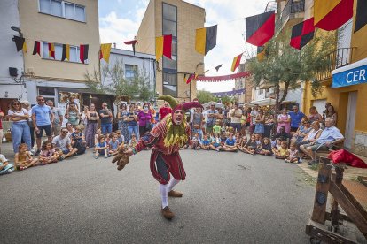 L'espectacle inaugural, amb La Quinta Forca, Ramón dels boscos, els Bufons del Castell i Krakort el follet, està programat per al divendres 15 de setembre a les 18 h, a la Plaça Catalunya.