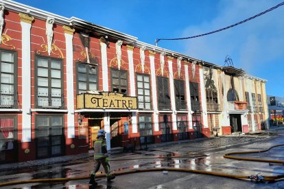 Façana del complex d'oci i discoteques a la zona d'Atalayas de Múrcia on s'ha produït l'incendi mortal.