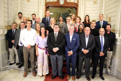 Foto de familia de la nueva junta cameral de la Cámara de Comercio de Tortosa.