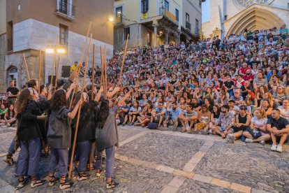 La representación del Ball Parlat de la Sebastiana del Castillo tuvo lugar en la plaza de las Cols.