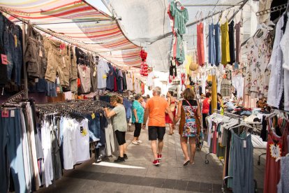 Mercadillo de la plaza Corsini de Tarragona.