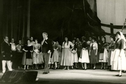 Pau Vidal durante una interpretación.