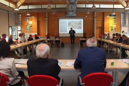 Imagen del primer encuentro de la Mesa territorial del Agua del Camp de Tarragona en las instalaciones del IRTA Mas Bové.