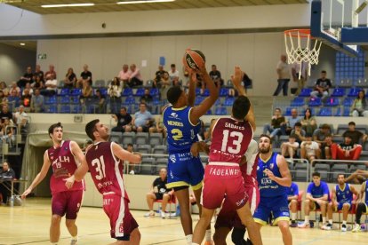 Imagen del partido de Liga Catalana entre Hospitalet y el Club Baloncesto Tarragona.