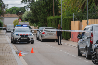 El cuerpo sin vida se encontró en la calle Garrotxa.