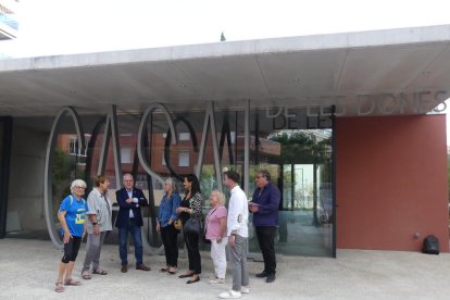 Imatge de la visita al Casal de les Dones de Salou.