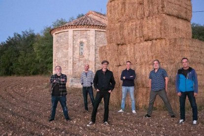 Ricky Gil i la banda de Vilanova i la Geltrú Biscuit.