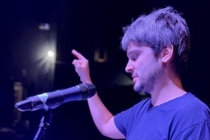 Bernat Quintana ensayando en el Teatro Fortuny para la función del Ciclo Grandes Maestros