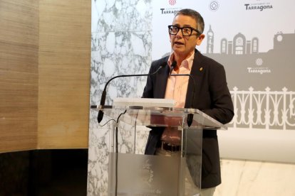 La consejera de Hacienda del ayuntamiento de Tarragona, Isabel Mascaró, durante la rueda de prensa de este jueves.