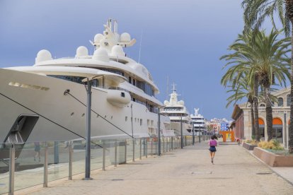 Imatge d'algunes de les embarcacions internacionals que omplen el recinte del Port Tarraco aquestes setmanes.