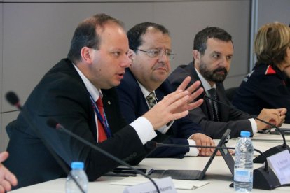 Pere Ferrer y Joan Ignasi Elena durante el Gabinete Antiterrorista celebrado en la sede central de los Mossos d'Esquadra el 20 de octubre de 2023.