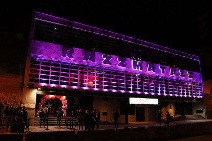 Imatge d'arxiu de la façana de la sala Razzmatazz de Barcelona en la primera nit de reobertura sense restriccions d'aforament.